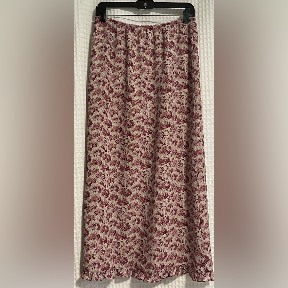 Kathy Ireland pink and white flower skirt womens maxi skirt. Size Medium.